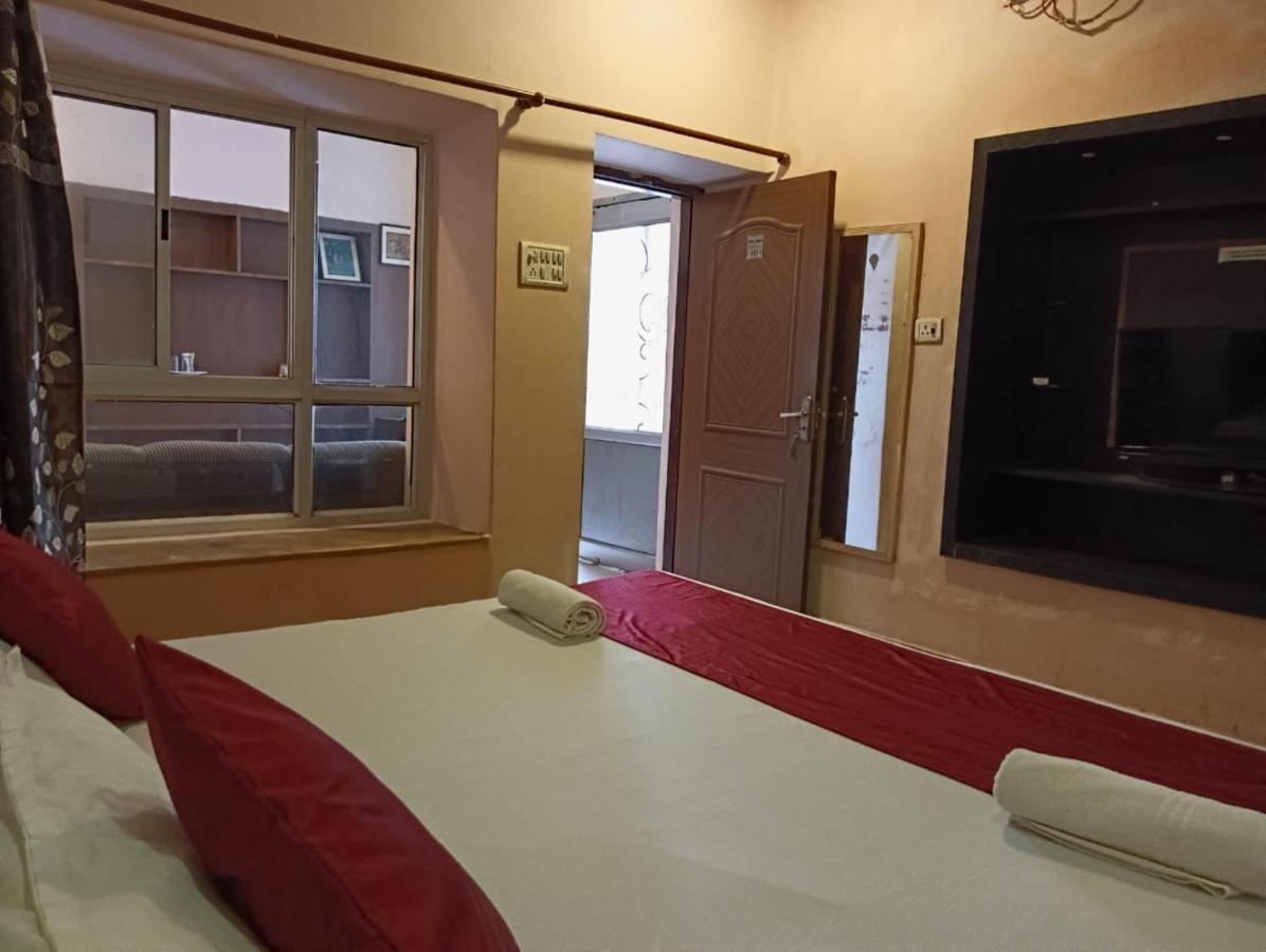 Shree Krishna Hotel Inn Варанаси Экстерьер фото