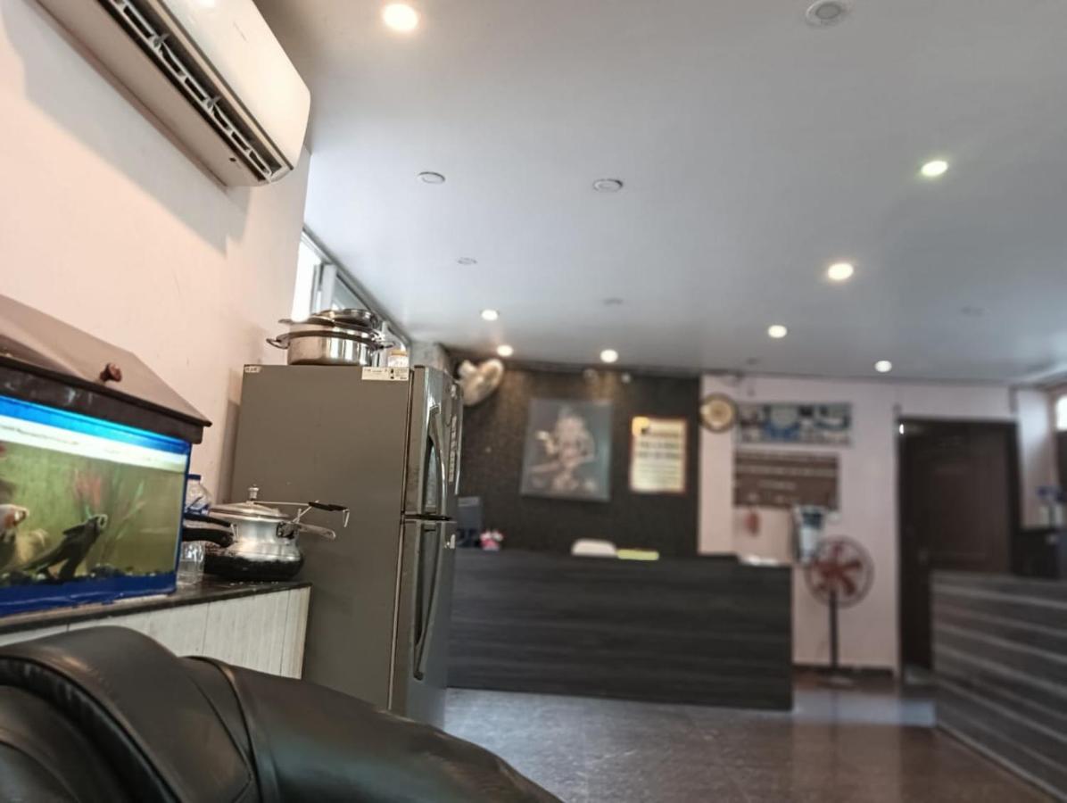 Shree Krishna Hotel Inn Варанаси Экстерьер фото