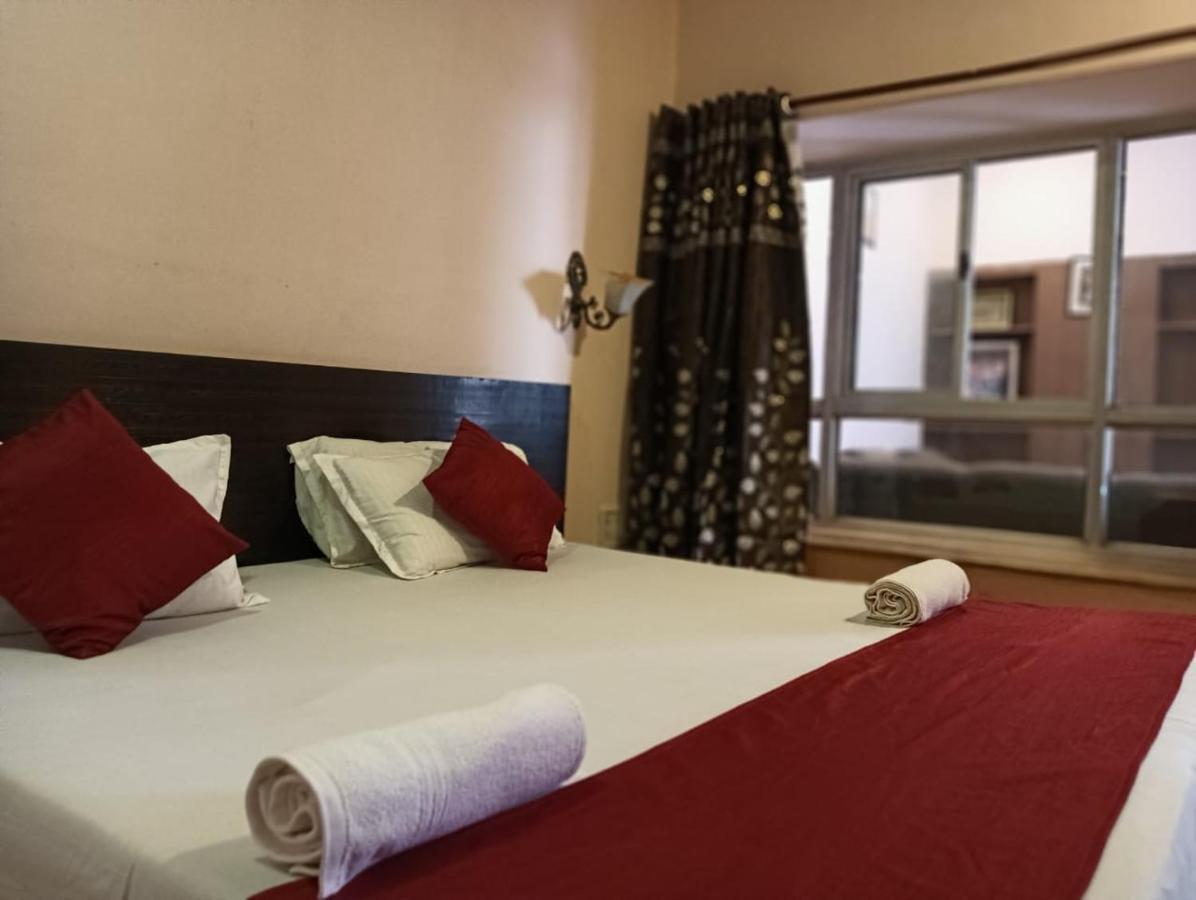 Shree Krishna Hotel Inn Варанаси Экстерьер фото