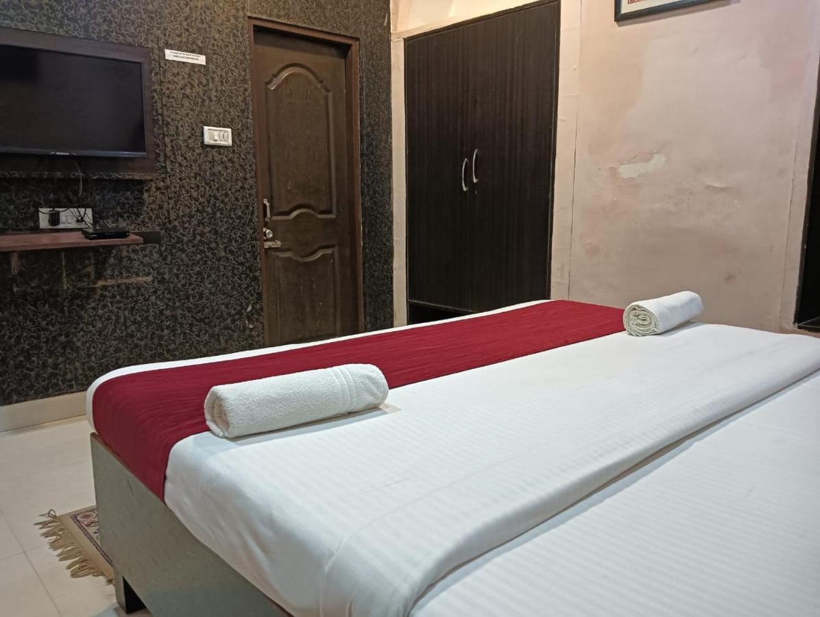Shree Krishna Hotel Inn Варанаси Экстерьер фото