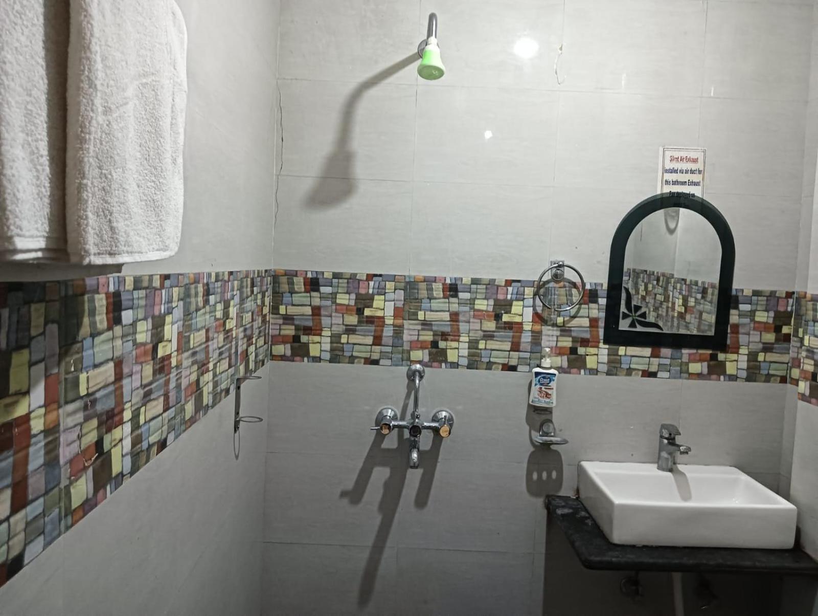 Shree Krishna Hotel Inn Варанаси Экстерьер фото