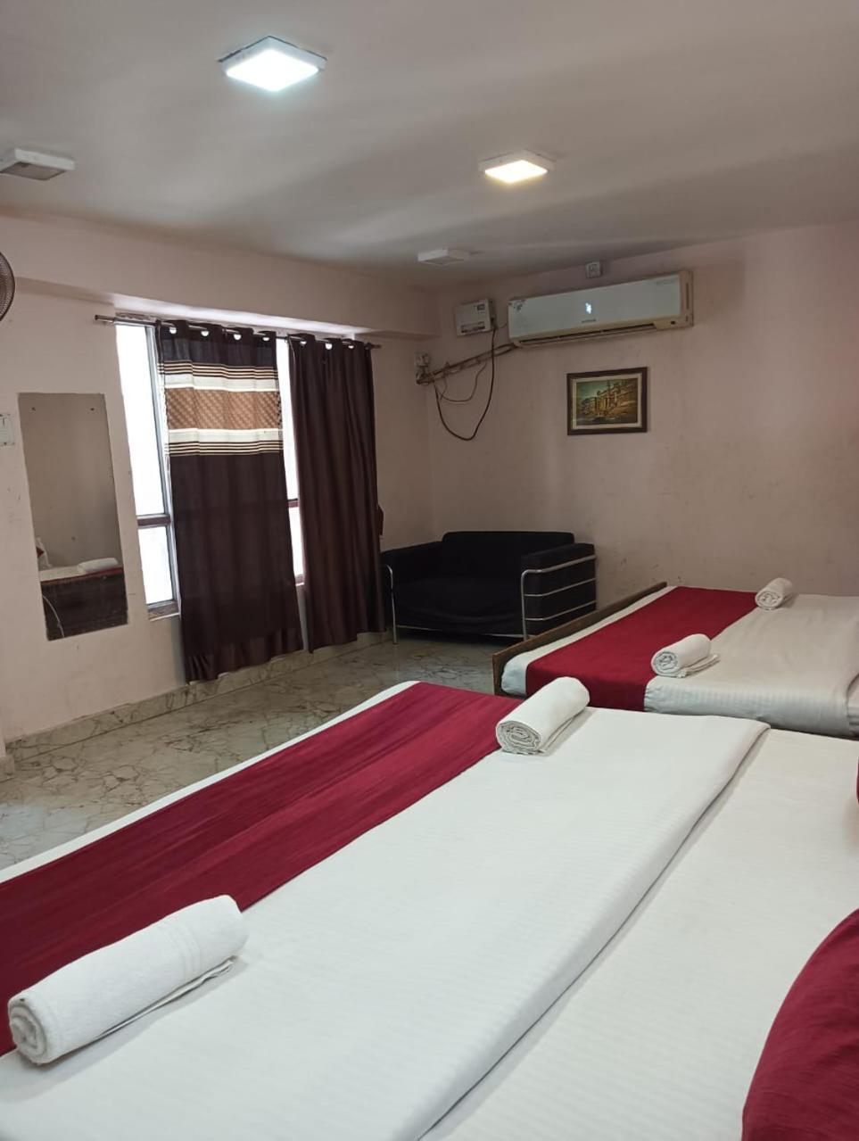 Shree Krishna Hotel Inn Варанаси Экстерьер фото